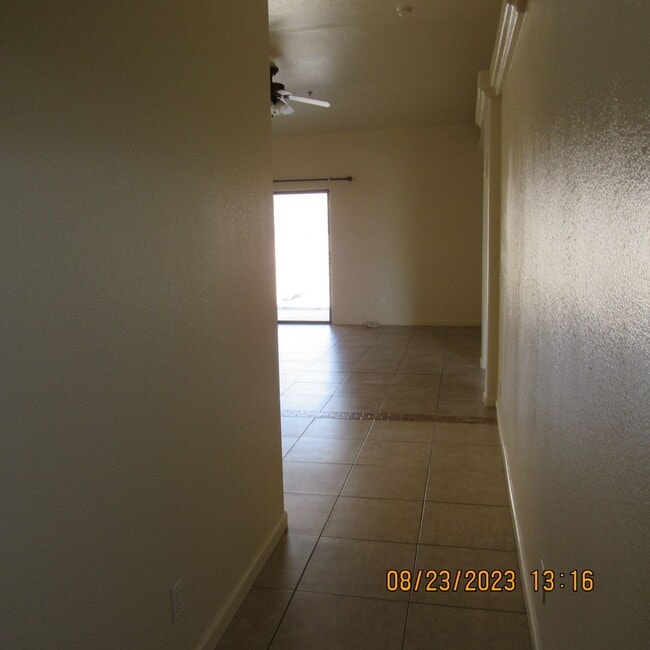 Building Photo - 646 Roamer Ln