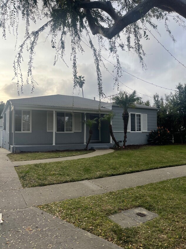 Beautiful Curb Appeal - 4071 Albright Ave