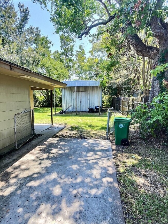 Building Photo - Ocean Springs School District & Golf Cart District – 3BR/1BA