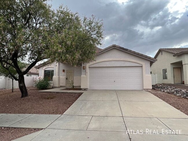Building Photo - 3028 S Elinore Dr
