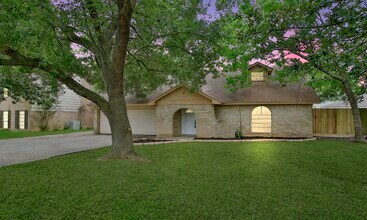 Building Photo - 606 Orangewood Dr