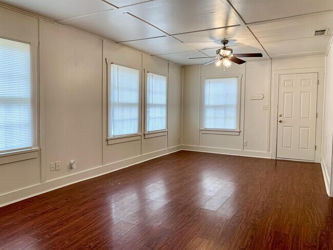 Foto del edificio - 1509 E Sycamore St