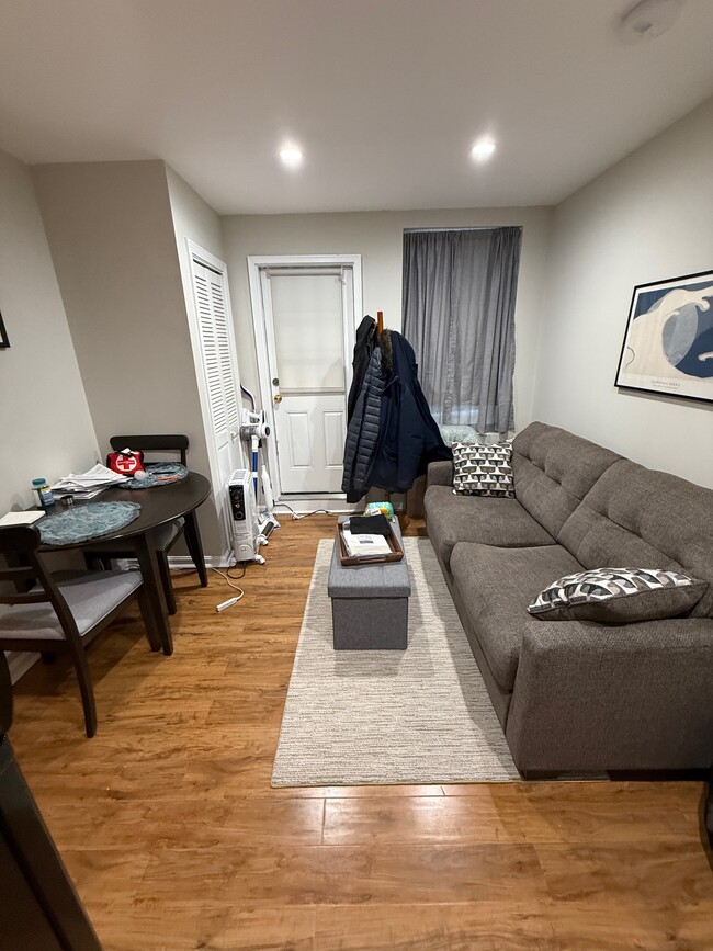 Building Photo - 222 Hanover St