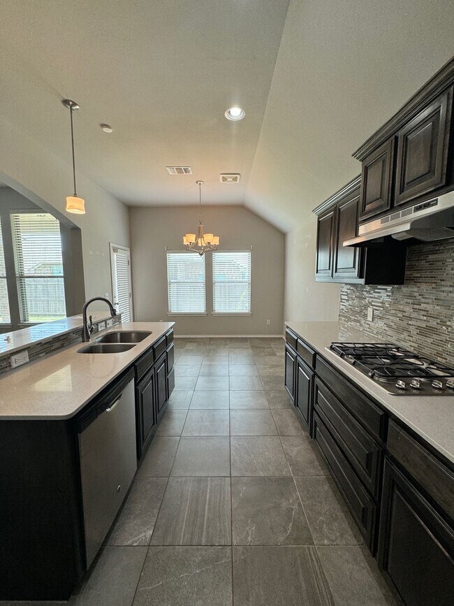 Building Photo - Newly Available in SW OKC!