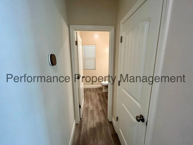 Building Photo - 3608 Oak Lake Ln