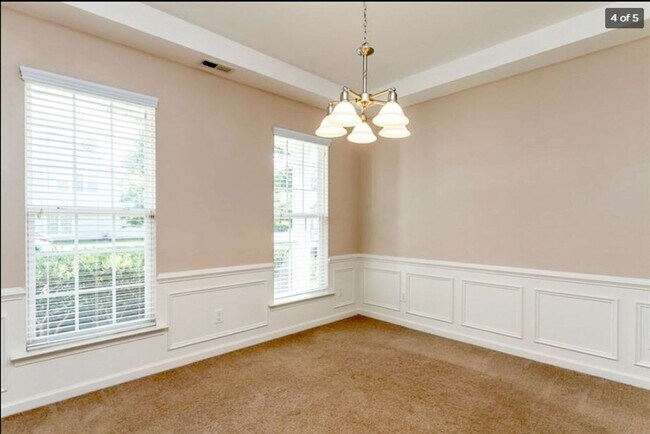 Building Photo - Showing will Start on May 17th! Gorgeous 3...