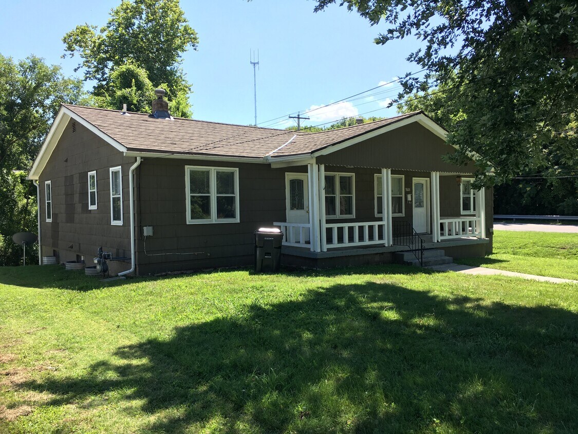 9601 e 9th st s, Independence, MO 64053 Townhome Rentals in