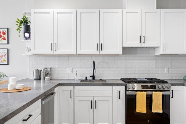 Photo - 693 Sutter St Apartment