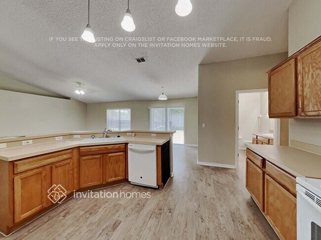 Foto del edificio - 1348 Wildberry Ln