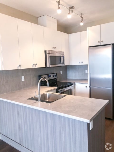Building Photo - 44565-44565 Vandell Dr