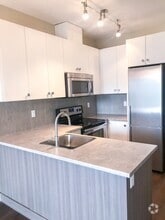 Building Photo - 44565-44565 Vandell Dr