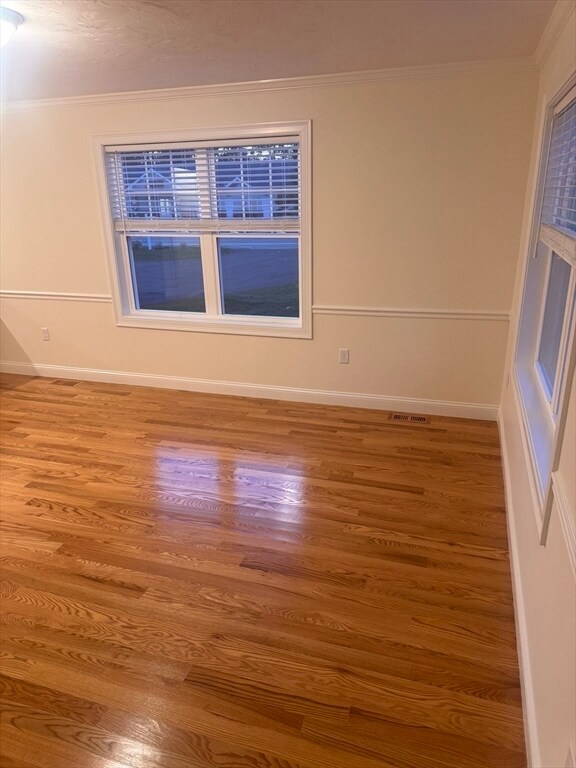 Building Photo - 5 W Chapel St