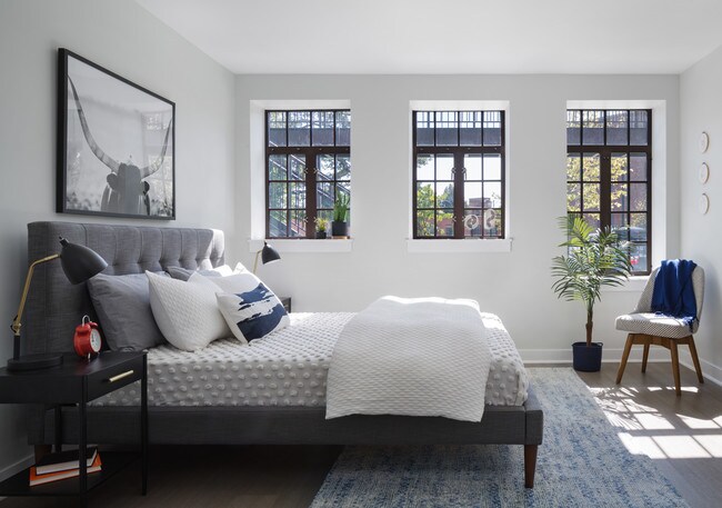 Foto del edificio - 2751 N Hoyne Ave