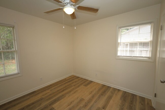 Building Photo - 1109 Dunwoody Dr