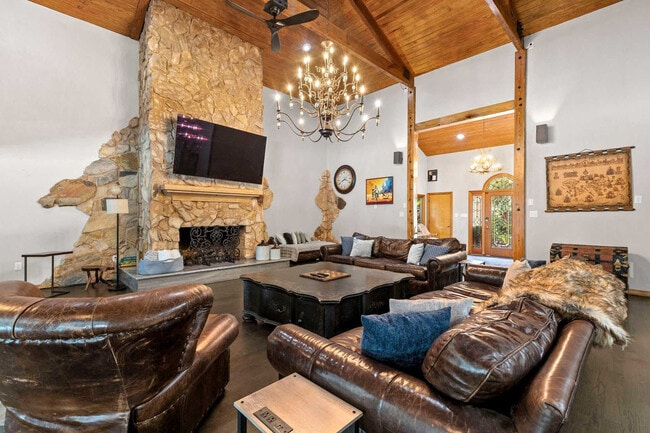 Foto del edificio - 926 Riverhills Dr