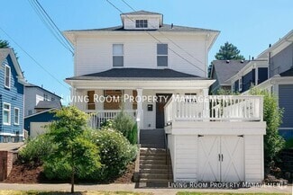Building Photo - 3216 NE Rodney Ave