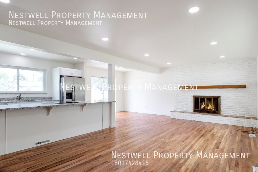 Foto principal - Remodeled 4-bed Home in Sandy