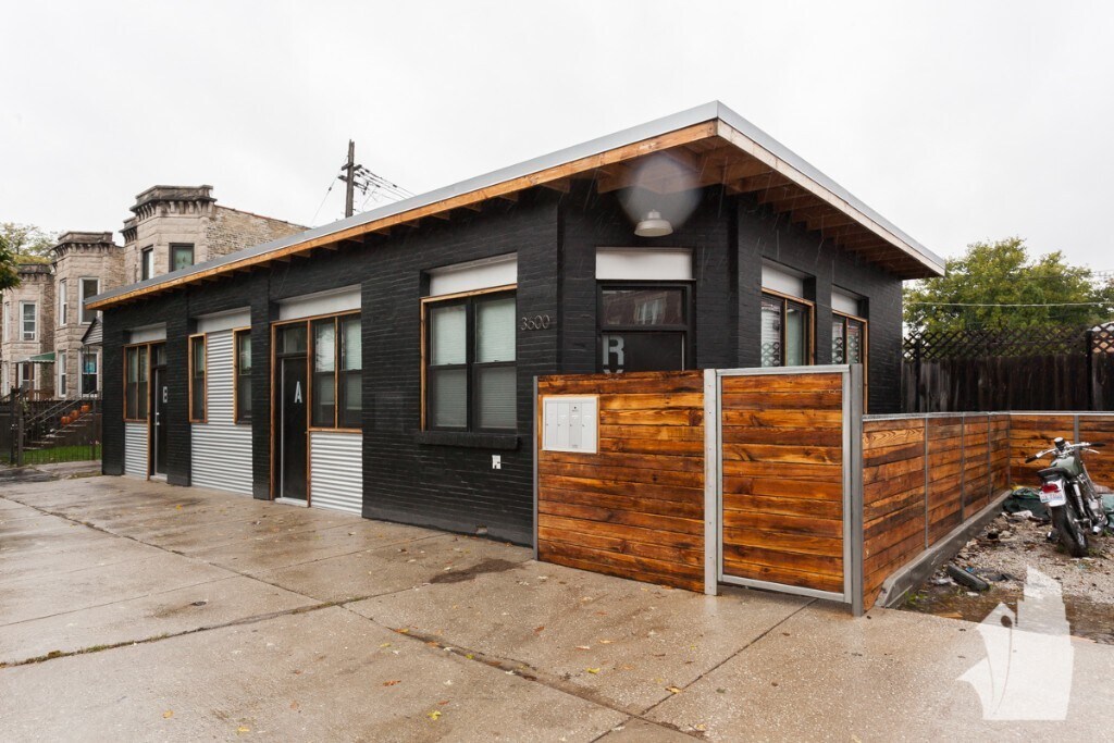 Primary Photo - 3600 W Palmer St