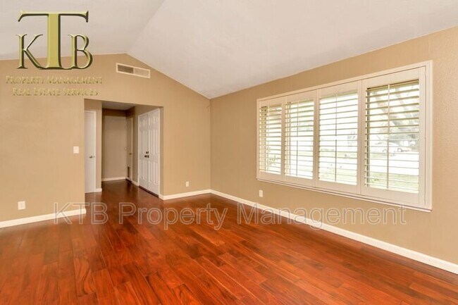 Building Photo - 9399 Medallion Way