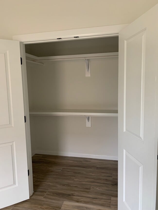 Building Photo - Kings Landing Apartments