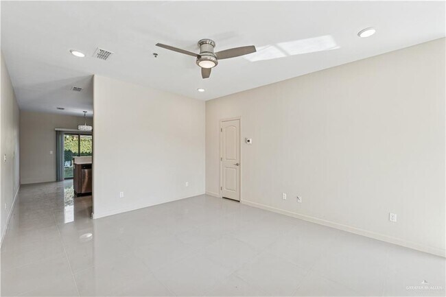 Foto del edificio - 15 Olympia Ave