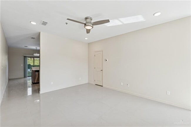 Building Photo - 15 Olympia Ave