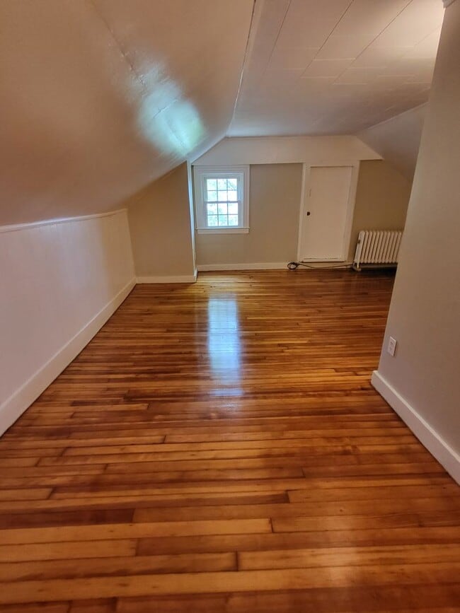 Building Photo - 363 Waterman Ave