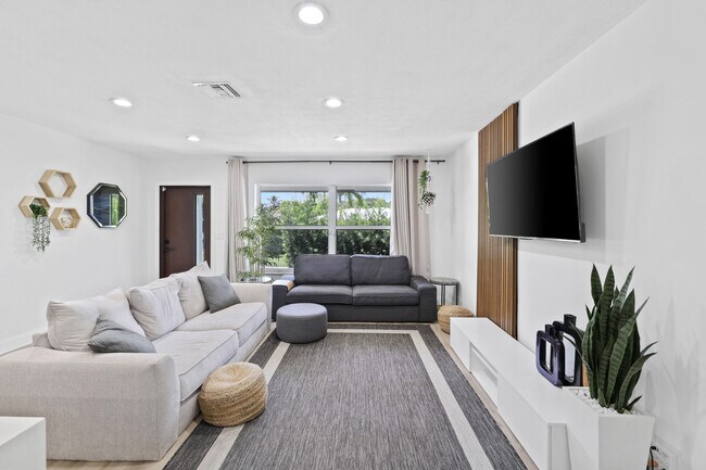 Foto del edificio - 900 NW 5th Ave