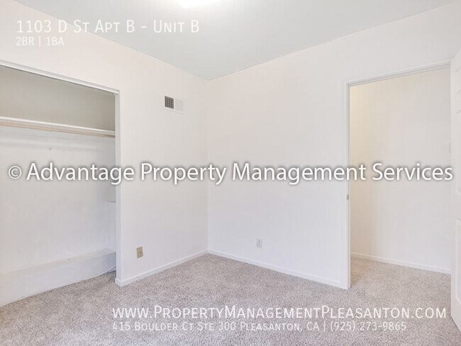 Building Photo - Bright 2 bed/1 bath 738 sq ft Apartment Ju...