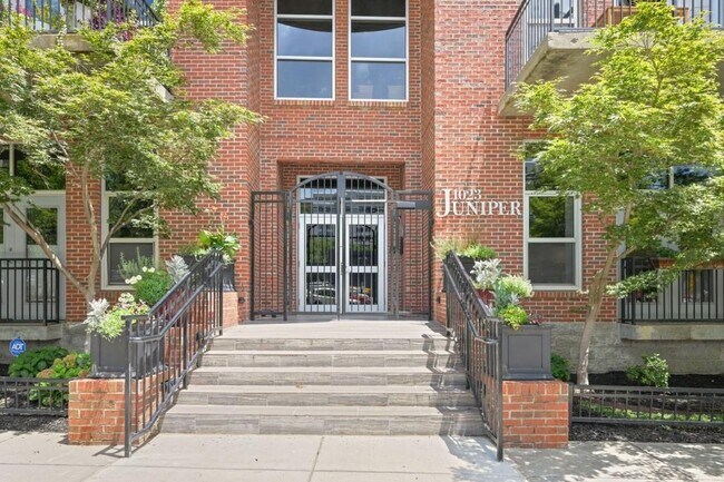Building Photo - 1023 Juniper St NE