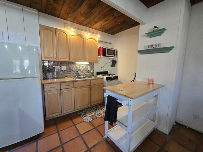 Foto del edificio - 228 16th St NW