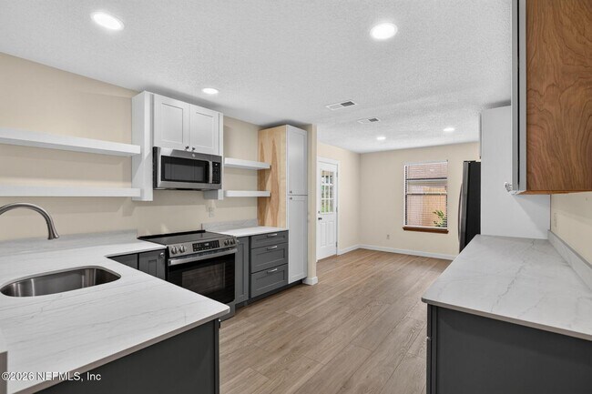 Foto del edificio - 4063 Julington Creek Rd