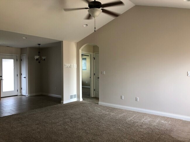 Foto del edificio - 5811 Islip Dr