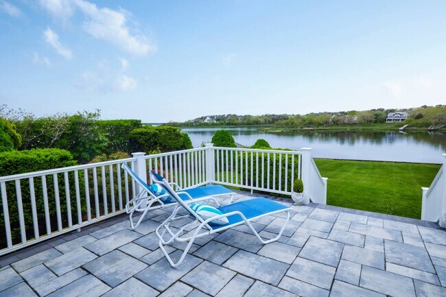 Foto del edificio - 53 Far Pond Rd