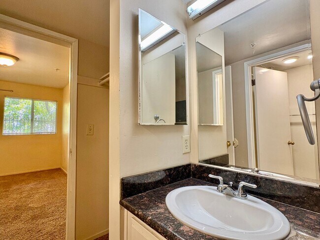 Foto del edificio - 1185 Foothill Blvd