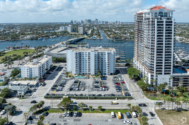 Building Photo - Leisure Beach Condominiums