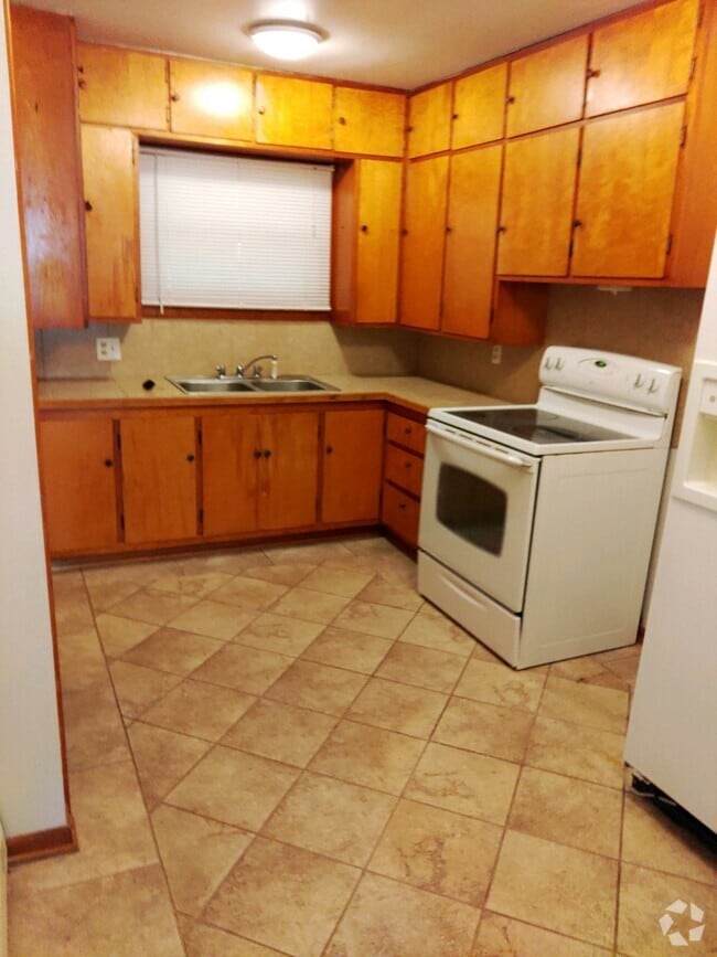 Building Photo - 208 Miami St