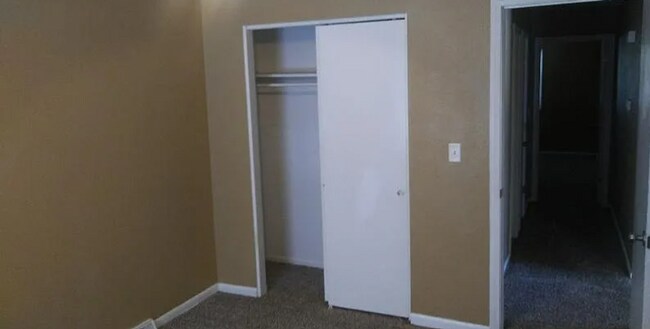 Foto del edificio - 3 Bed 1 Bath ready to rent!