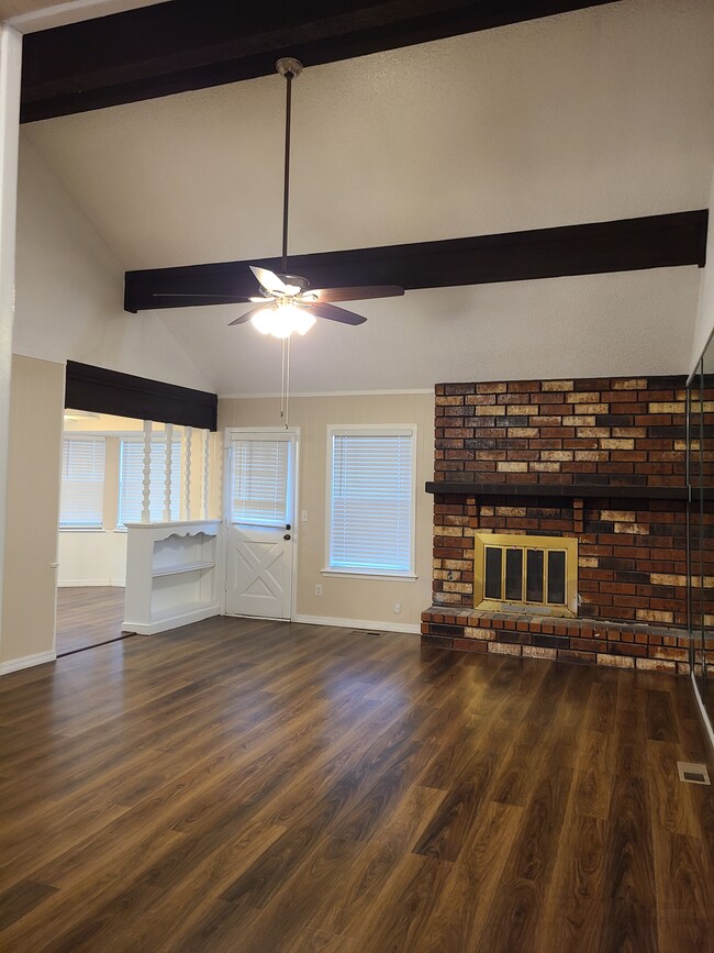 Foto del edificio - 2304 W Gary St