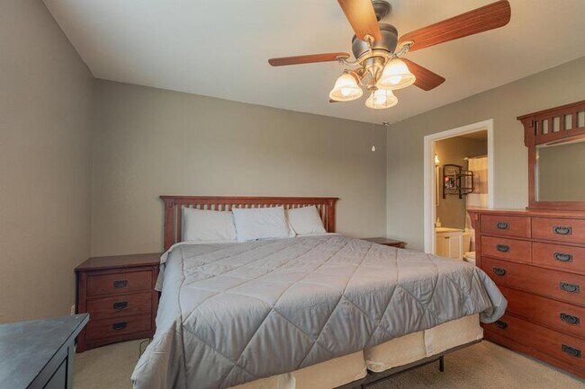 Photo - 1245 S Flatrock Cir House