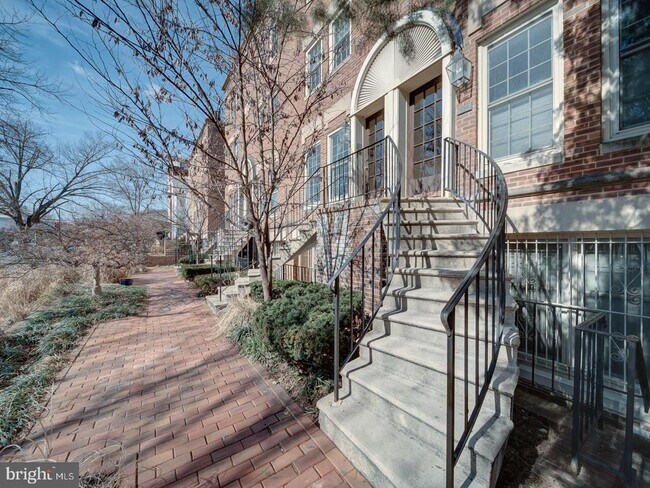 Foto del edificio - 254 Maryland Ave NE