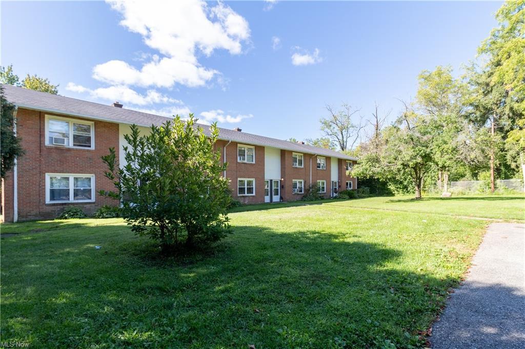 Foto principal - 217 E College St