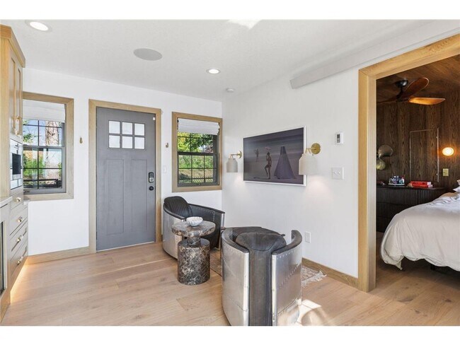 Foto del edificio - 5669 Hugo Rd