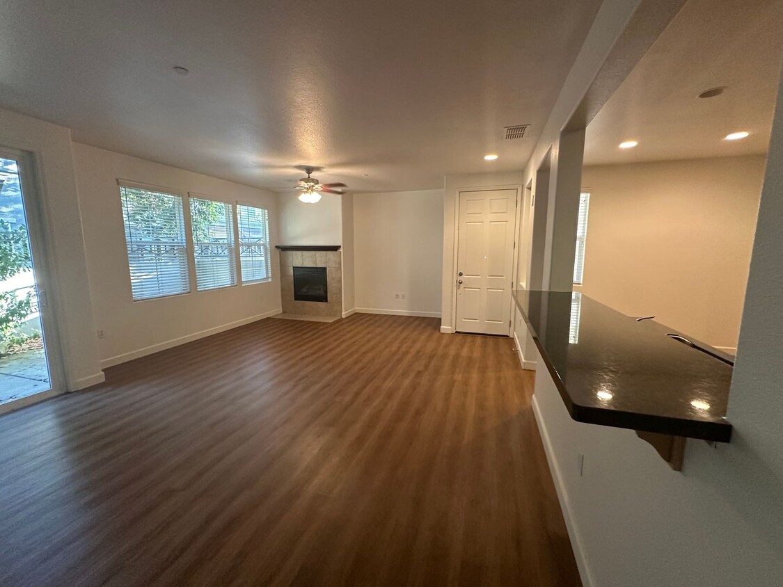 Primary Photo - Spacious and Beautiful Folsom 4 Bedroom To...