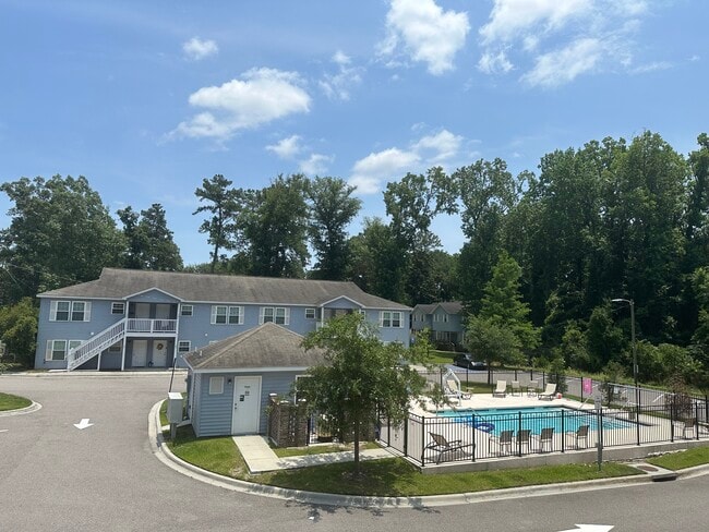 Building Photo - Apache Cove