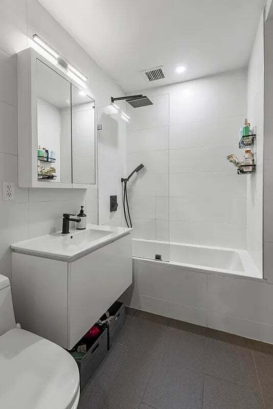 Foto del edificio - 241 W 75th St