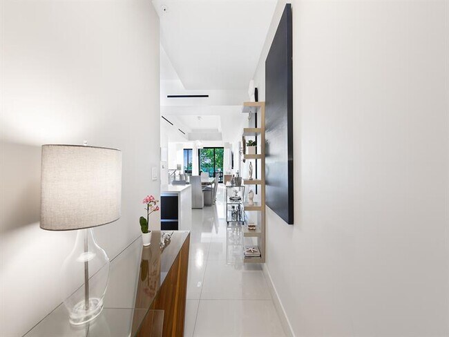 Foto del edificio - 3040 N Ocean Blvd