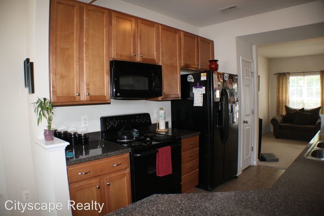 Foto del edificio - 3 br, 2.5 bath House - 6801 Grand Brook Court