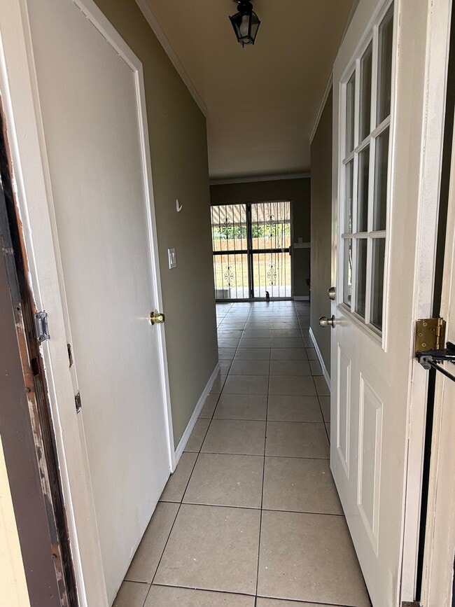 Building Photo - 4839 Castle Stream Dr