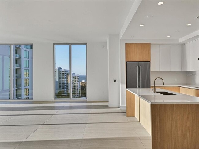 Building Photo - 301 Quay Commons